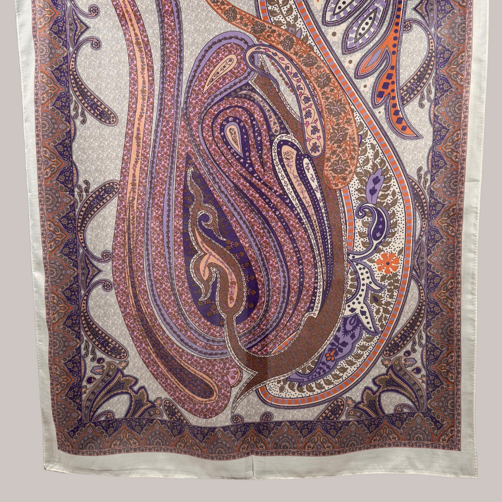 Vintage Hijab White-Purple